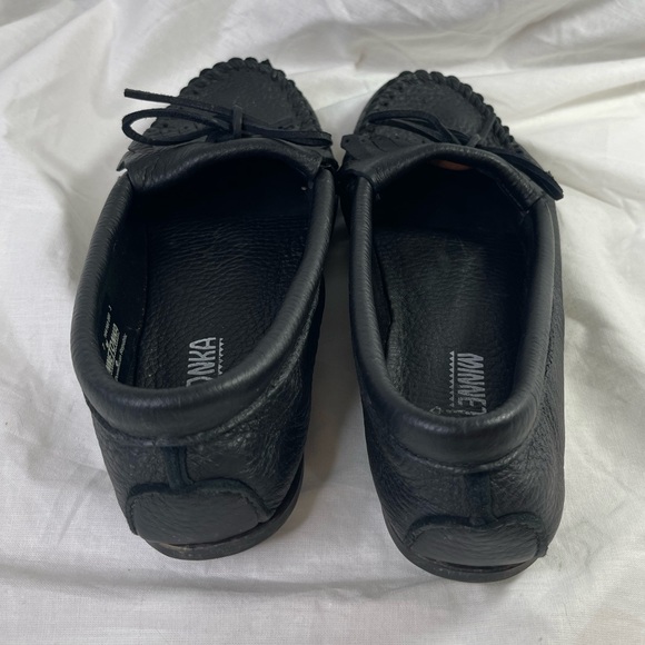 MINNETONKA | Black Moccasins, Leather - Picture 4 of 8